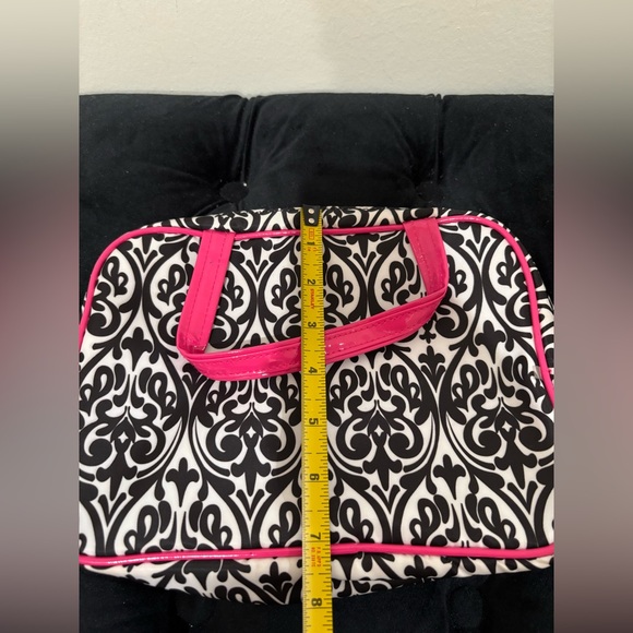 Stylish Black and Pink Women's Toiletry Bag - Picture 3 of 4